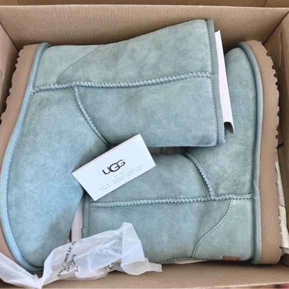 NWT UGG Classic II Boots W8 in Sea Green - Picture 2 of 7